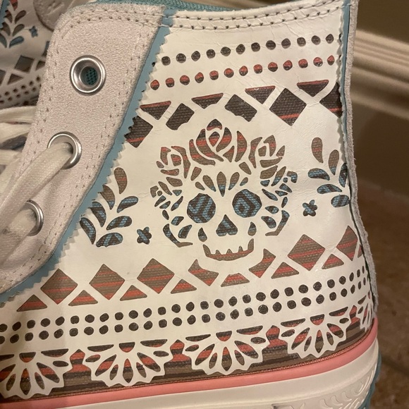 Converse Women's Platform Sugar Skull High tops! - Picture 2 of 5